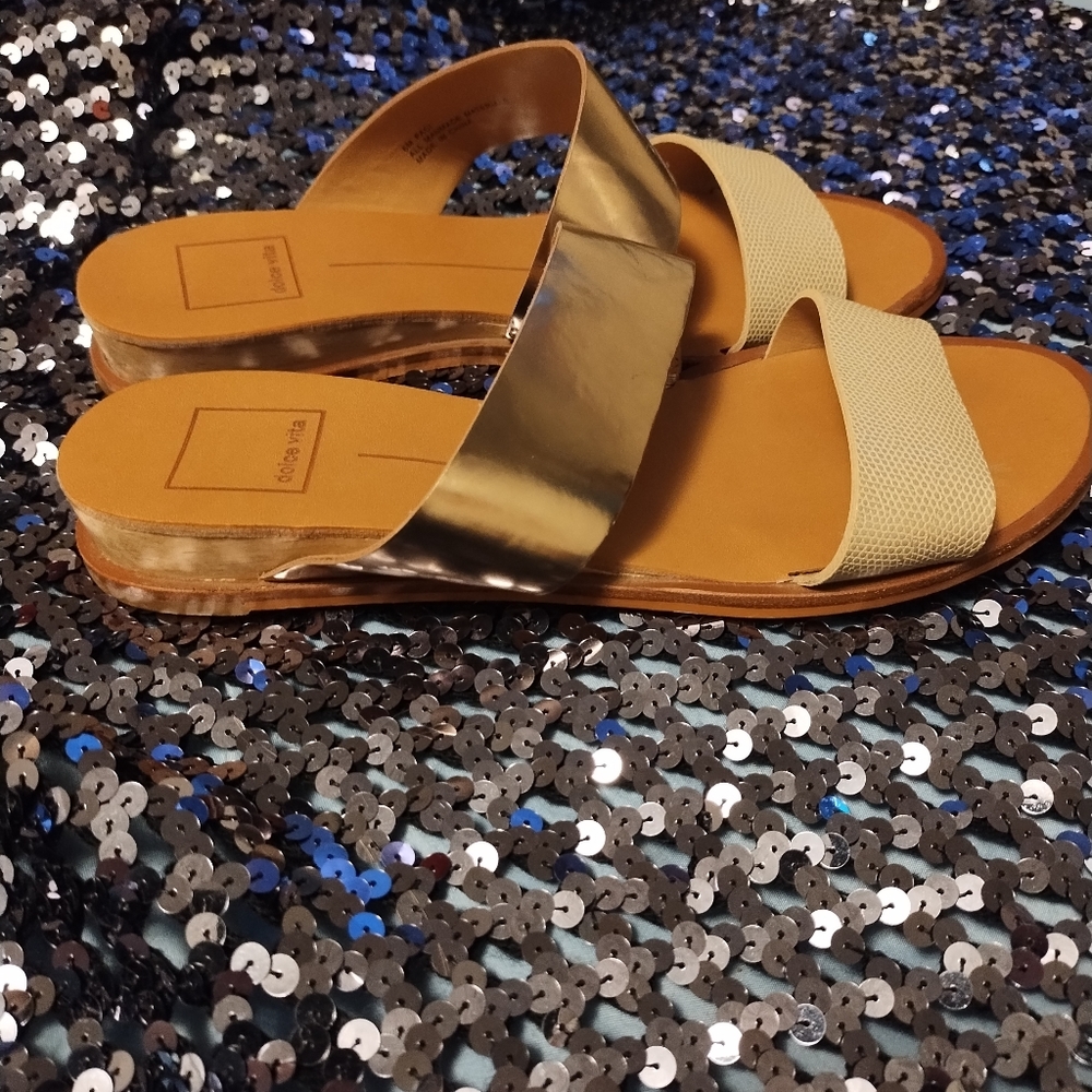 Dolce Vita- Paci wedge sandal